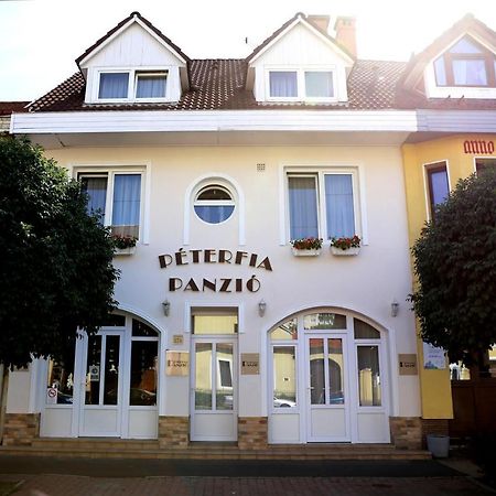 Peterfia Panzio Hotel Debrecen Luaran gambar