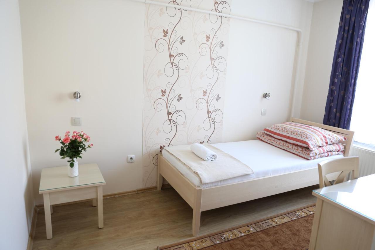 Peterfia Panzio Hotel Debrecen Luaran gambar