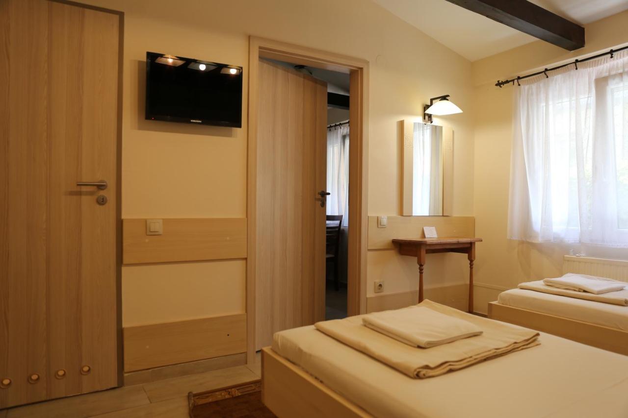 Peterfia Panzio Hotel Debrecen Luaran gambar