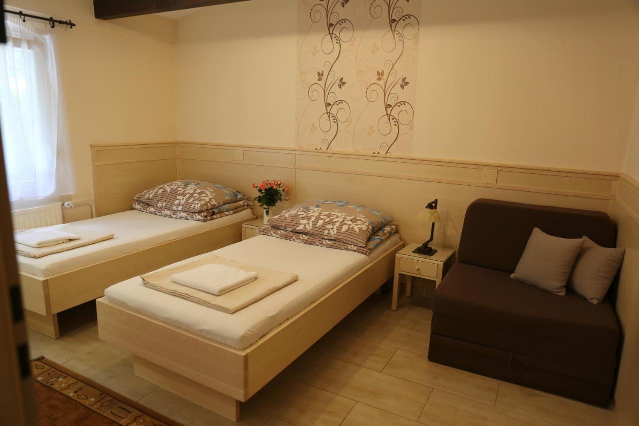Peterfia Panzio Hotel Debrecen Luaran gambar