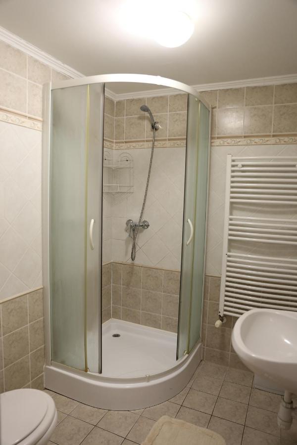 Peterfia Panzio Hotel Debrecen Luaran gambar