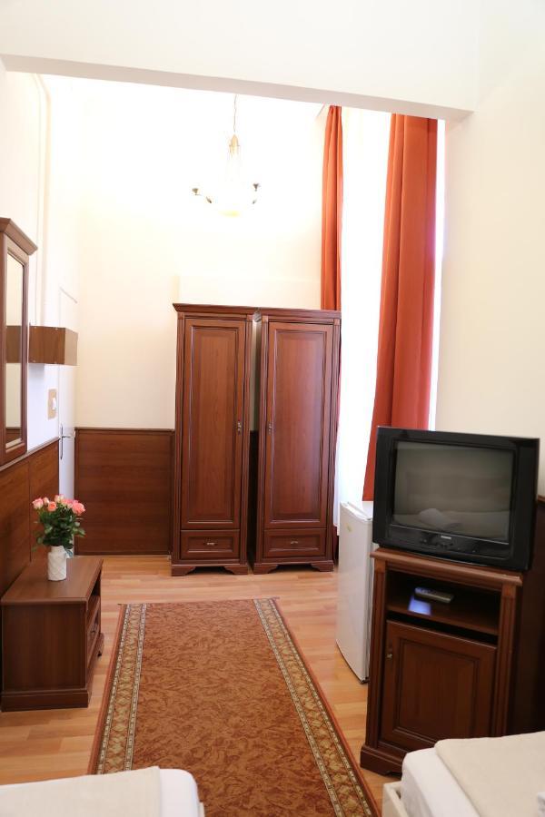 Peterfia Panzio Hotel Debrecen Luaran gambar