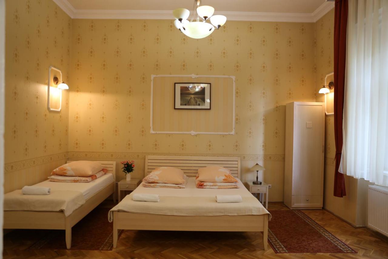 Peterfia Panzio Hotel Debrecen Luaran gambar