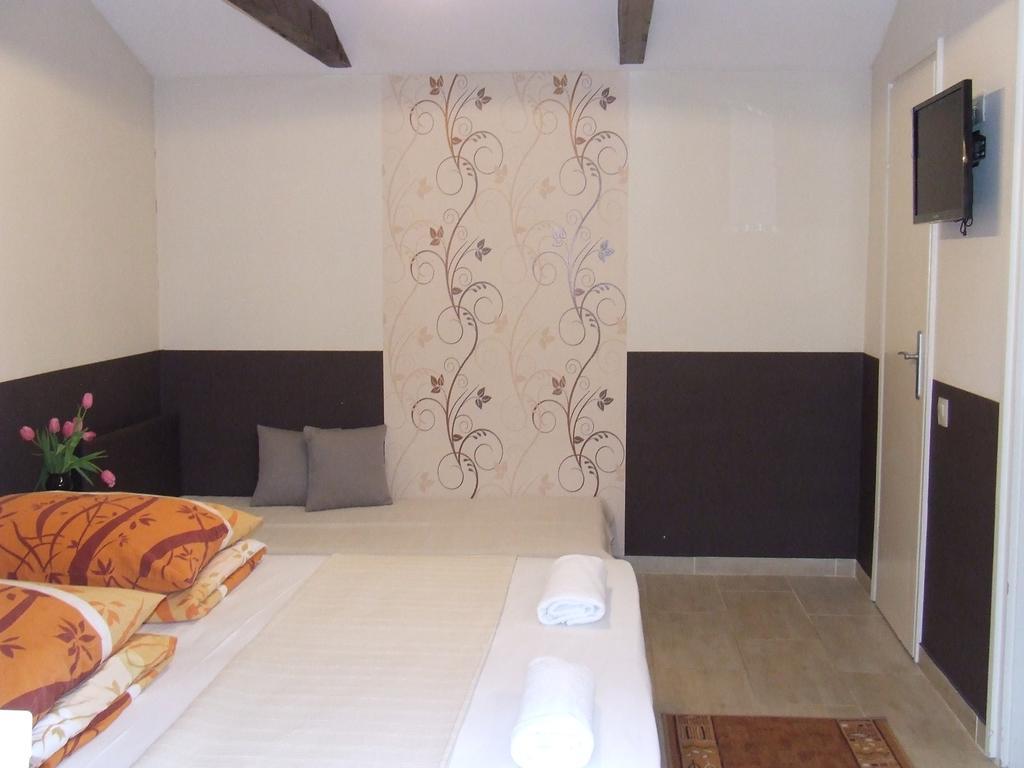 Peterfia Panzio Hotel Debrecen Luaran gambar