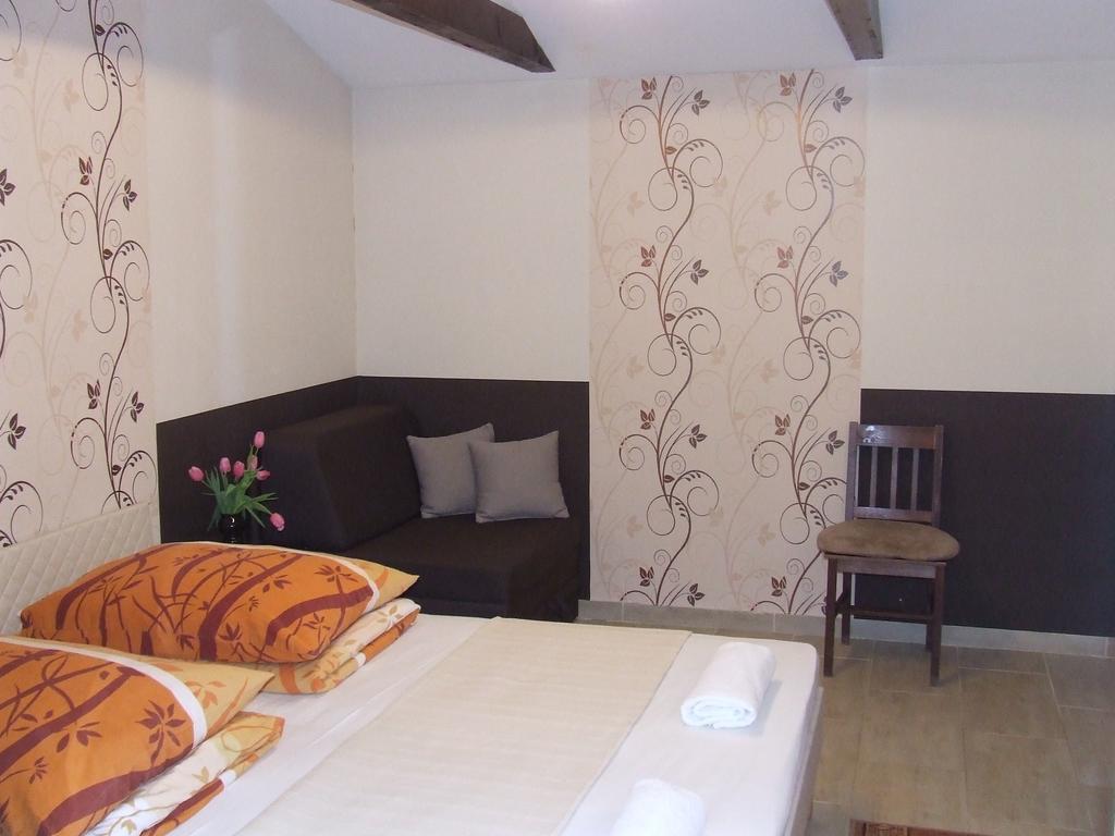 Peterfia Panzio Hotel Debrecen Luaran gambar