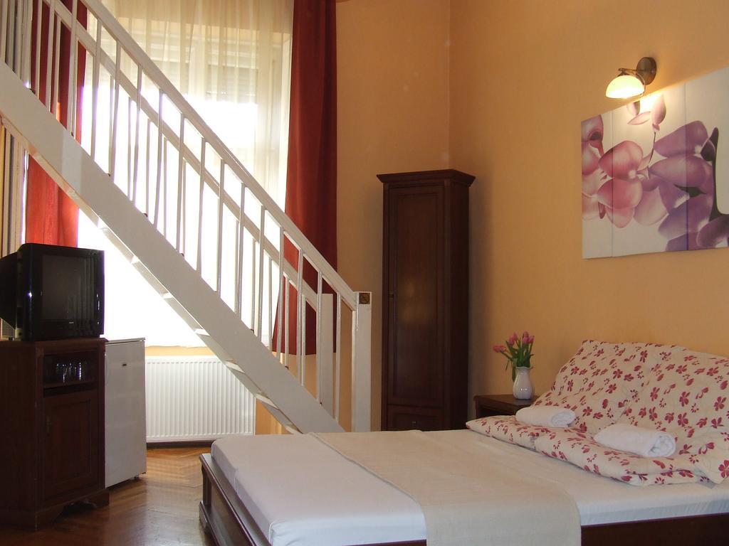 Peterfia Panzio Hotel Debrecen Luaran gambar