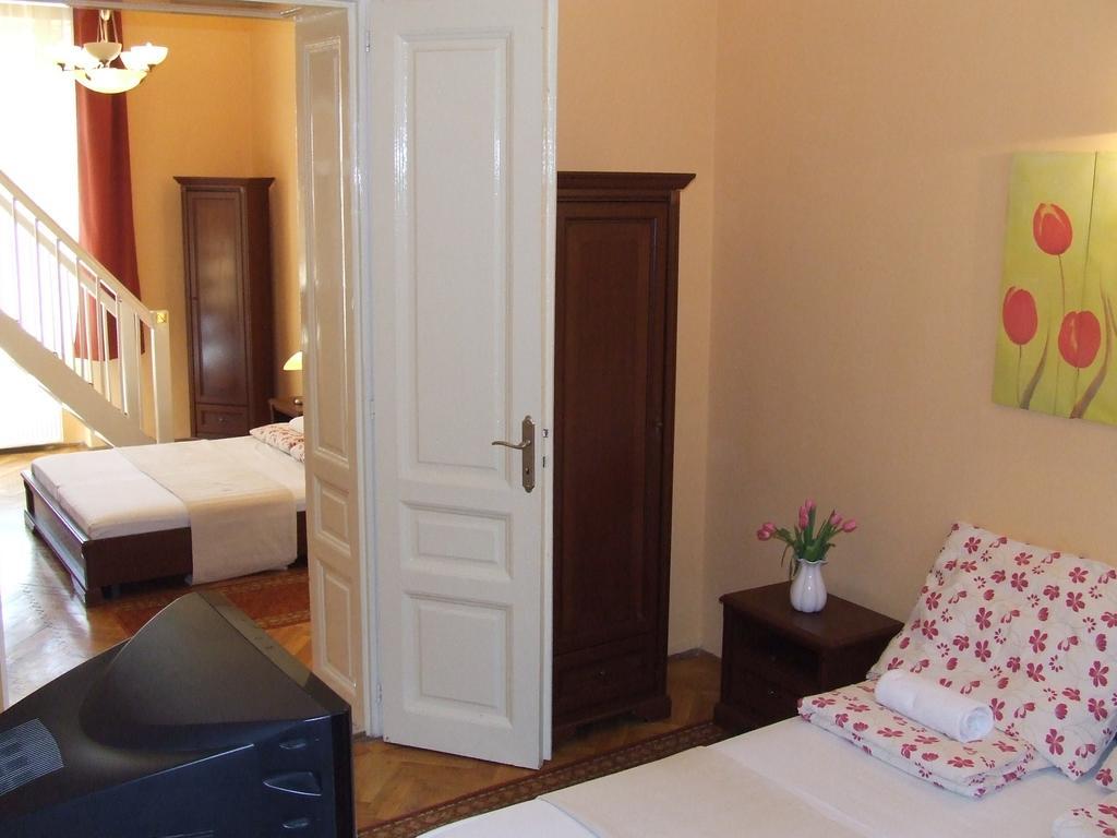 Peterfia Panzio Hotel Debrecen Luaran gambar