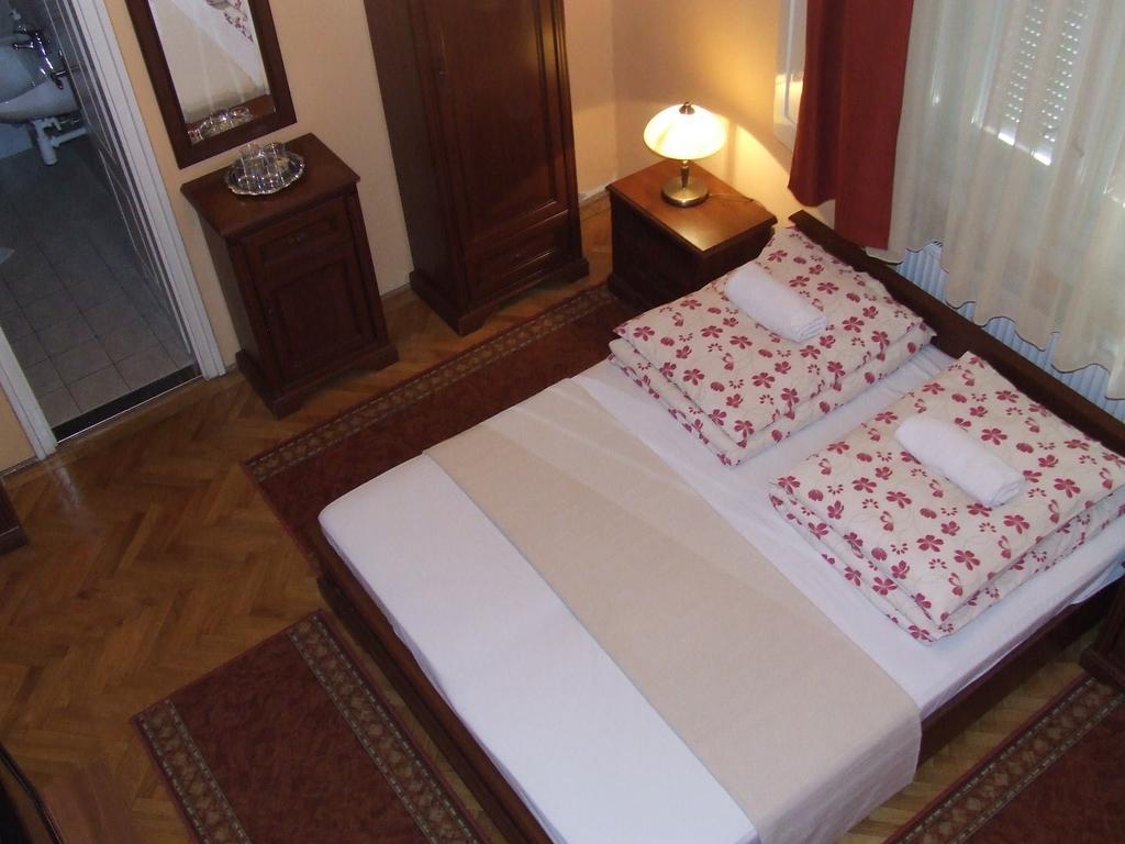Peterfia Panzio Hotel Debrecen Luaran gambar