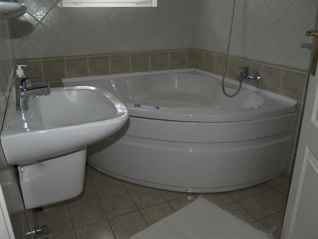 Peterfia Panzio Hotel Debrecen Bilik gambar